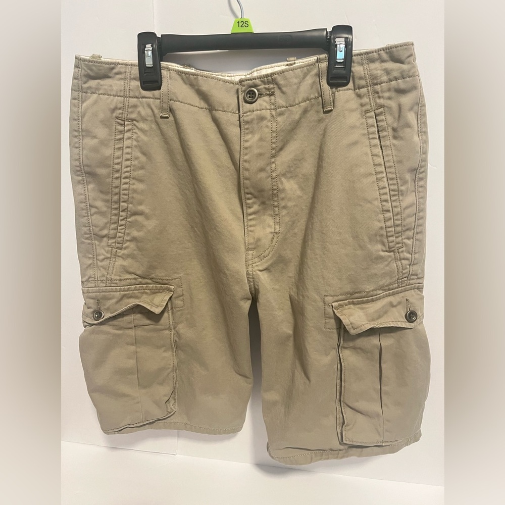 Levi's Men's  Carrier Kakhi  6 Pockets Outdoor Utility Cargo Shorts  Size W 31